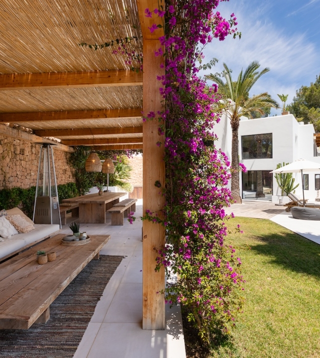 Resa Estates Ibiza for sale villa sea views koop pool and lounge.jpg